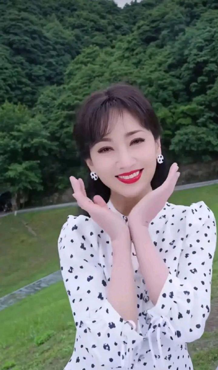 能看出女人老不老的地方 如何看出知道女人老没